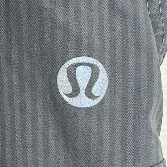Lululemon Gray Drawstring Cropped Joggers Size 8 Lightweight Athleisure Pants - Picture 5 of 7